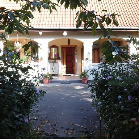 Apartment Dutch Farm In Felsolajos